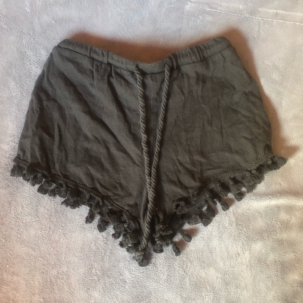 Super cute black urban outfitters frilled shorts